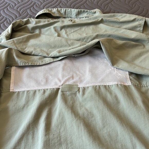 🎣 Bass Pro Shops Sage Green Casual Button Down Lightweight Shirt - Picture 7 of 10